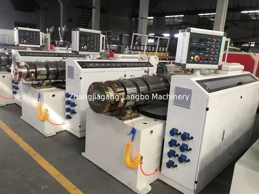 150-250 KG / H Wydajność wysokiej jakości wytłaczarka do rur PVC 16-160 mm