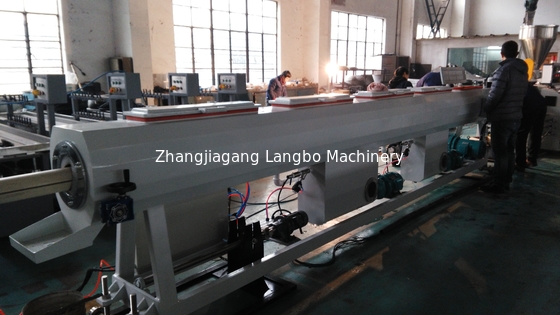 Dwuślimakowa linia do wytłaczania rur PVC 16 - 630 mm o mocy 22 - 160 kW