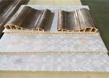 350KG / H Prędkość produktu Maszyna do paneli ściennych WPC, sterowanie PLC Linia produkcyjna profili WPC