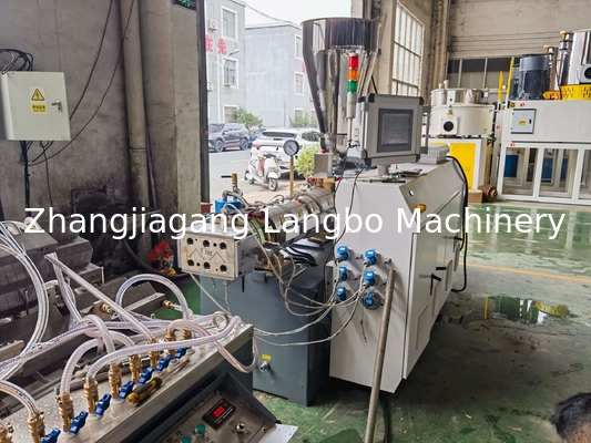 PVC WPC Panel Machine Dekoracja wnętrza Okładziny Sufit Płytki dachowe Linia produkcyjna wytłaczania