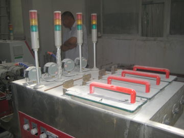 Wytrzymała maszyna do produkcji czterech rur PVC 250 kg / h / 350 kg / h podwójna śruba