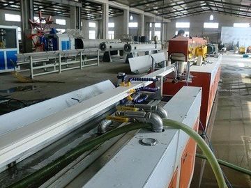 Wyposażenie maszynowe do wytwarzania profili PVC o bardzo przystępnej cenie, w tym cięcie i układanie