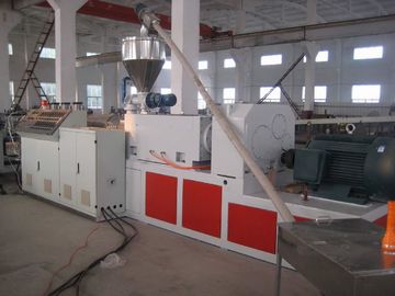 Kompatybilność z kształtami wielowymiarowymi PC Profile Board Extruder PC Hollow Sheet Extrusion Making Machine