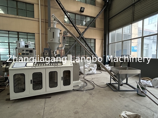 Niezawodne Wpc Profile Extrusion Line Energooszczędne silniki Precyzyjne systemy sterowania temperaturą