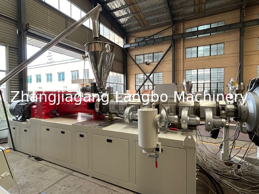 Linia wytłaczania rur PVC o długości 400-710 mm z silnikiem 92/188 o mocy 110 kW