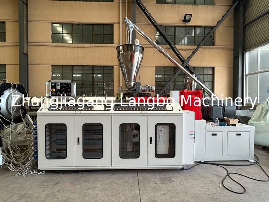 Linia wytłaczania rur PVC o długości 400-710 mm z silnikiem 92/188 o mocy 110 kW