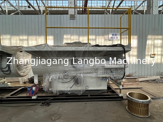 PE Wylosowanie cieplnej izolacji cieplnej pokrytej rur plastikowych Extrusion Line Tube Machine