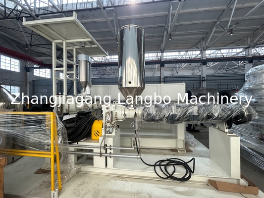 PE Wylosowanie cieplnej izolacji cieplnej pokrytej rur plastikowych Extrusion Line Tube Machine