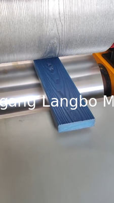 Maszyna do wytwarzania laminacji kompozytowej drzewnej plastikowej / maszyna do wytwarzania embozowania