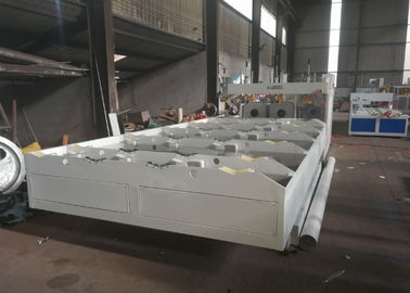 Linia produkcyjna rurociągów z jednokrętowym wytłaczaczem PE Linia maszynowa do wytwarzania błysków z PVC o pojemności 120-800 kg/h