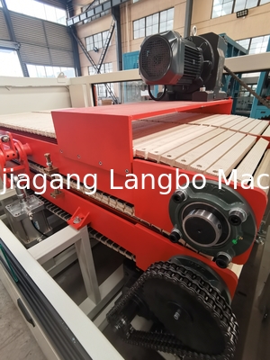 Linia wytłaczania okien PVC Maszyna wytłaczająca 1200 mm Linia produkcyjna płytek PVC z automatyczną maszyną obróbczą