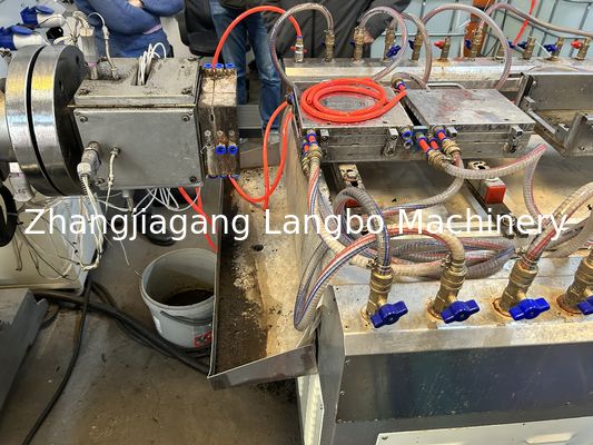 W pełni automatyczna maszyna do produkcji rur PVC do zaopatrzenia w wodę, drenażu, przemysłu chemicznego, górnictwa i rurociągów