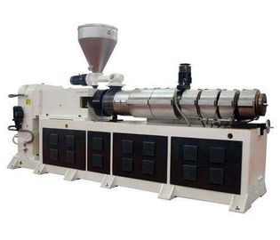 50HZ stożkowe wytłaczarki dwuślimakowe PCV Chłodzenie wodne Twin Pipe Making