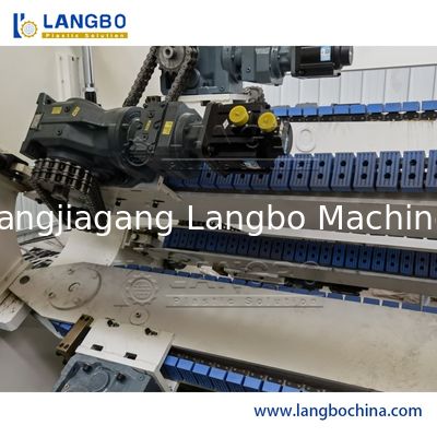 Ekstrudery rurociągowe z PVC: urządzenia do produkcji rurociągów z tworzyw sztucznych do kanalizacji komunalnej