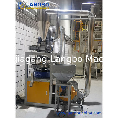Maszyna do mielenia twardych kawałków plastiku, produkująca proszek PVC