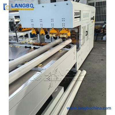 Automatyczna maszyna do łączenia rur PVC Plastikowe gniazdo rurowe 800kg / H