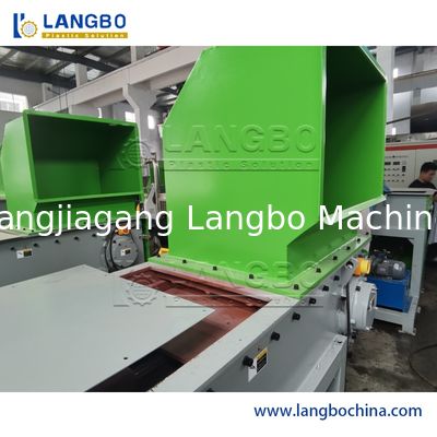 Przemysłowa kruszarka do plastikowych palet, butelek PET, odpadów z opon, drewnianych palet i gumy