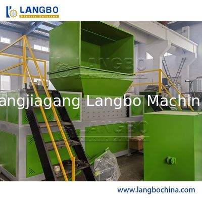 W pełni automatyczna pozioma kruszarka do odpadów z tworzyw sztucznych, nowa maszyna do kruszenia rur PVC, rur falistych PE, recyklingowa maszarka do rozdrabniania