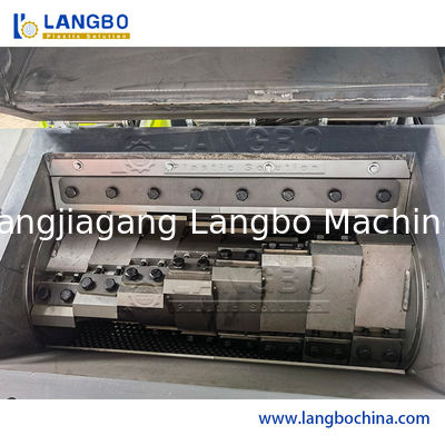 Odpady plastikowe butelki dla zwierząt domowych płatki/ bębny/ palety/ PP/ HDPE/ LDPE/ guma/ gruba/ rurki z PVC/ folia PE/ worki z tkaninami Jumbo/ kruszycie śmieci kruszyciec recyklingu