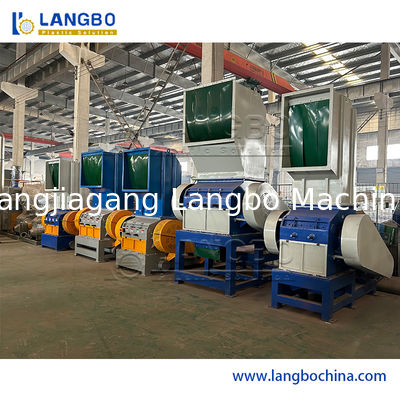 Automatyczny krusznik do kruszenia tworzyw sztucznych o mocy silnika 37KW i pojemności 100-500KG/h dla efektywnego recyklingu