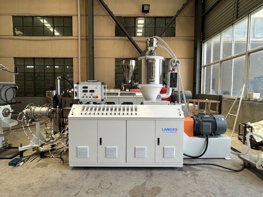 Plasty PE HDPE PPR Woda, gaz i olej Rurociąg wytłaczanie Linia produkcyjna Jednoskrętowy wytłaczacz Rurociąg Maszyna