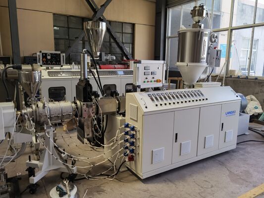 Plasty PE HDPE PPR Woda, gaz i olej Rurociąg wytłaczanie Linia produkcyjna Jednoskrętowy wytłaczacz Rurociąg Maszyna