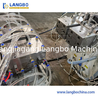 55/110 stożkowa linia wytłaczania profili PVC z dwoma śrubokrętami do przewodu kablowego o przekątnej 1180 mm o mocy silnika 22 kW