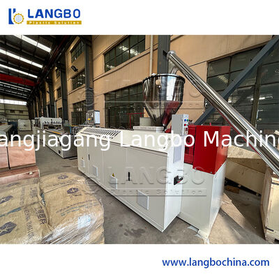 Linia produkcyjna do wytłaczania profili PVC PP PE Wood Plastic WPC, paneli ściennych, desek tarasowych i ram okiennych i drzwiowych