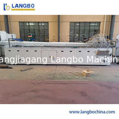 PPE HDPE Mpp PE Plastikowe przewłoki złożone WPC Profil Extruder Extrusion Making Machine Production Line