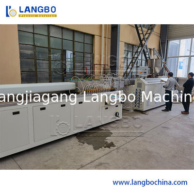 PVC PP PE ABS L kształt Profil tworzący maszyny ekstruzji Linia produkcyjna z różnymi formami pleśni