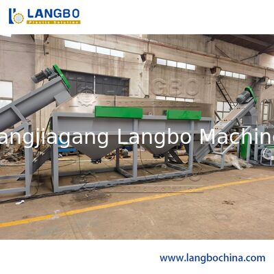 Linia recyklingu PET o pojemności 300-5000 kg/h o rozmiarze płatków 14 mm i napięciu 380 V do recyklingu butelek PET