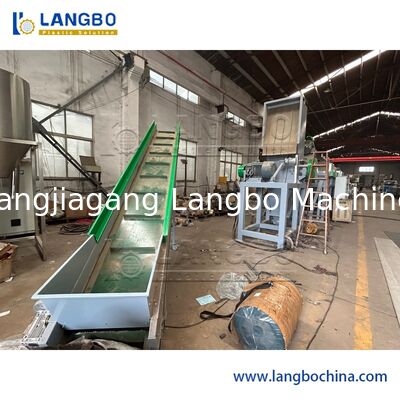 Linia recyklingu PET o pojemności 300-5000 kg/h o rozmiarze płatków 14 mm i napięciu 380 V do recyklingu butelek PET