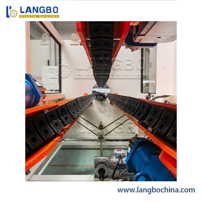 Popularne tworzywa sztuczne HDPE PE PPR PVC Rury wodociągowe Drenaż Rury drenażowe Produkcja rur wytłaczania