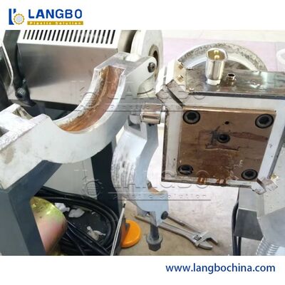 Maszyna do produkcji profili wytłaczanych do osłon/rur/ram obrazów/zdjęć z poliwęglanu (PC)/PMMA/LED w technologii współwytłaczania dwukolorowego