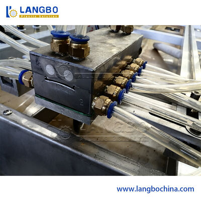 Maszyna do produkcji profili wytłaczanych do osłon/rur/ram obrazów/zdjęć z poliwęglanu (PC)/PMMA/LED w technologii współwytłaczania dwukolorowego