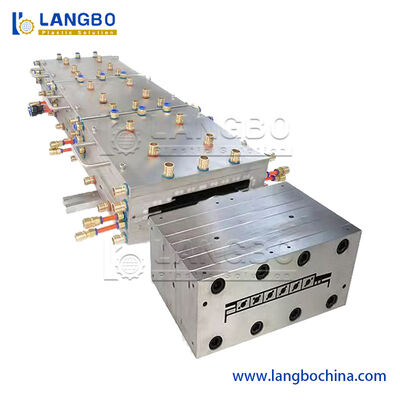 W pełni automatyczna wytłaczarka do tworzyw sztucznych PE PVC Wood Plastic z pustymi i pełnymi profilami, szerokimi panelami drzwiowymi i ogrodzeniami, stożkowa dwuślimakowa