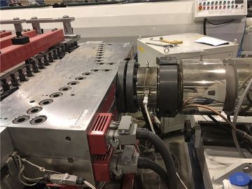Kompatybilność z kształtami wielowymiarowymi PC Profile Board Extruder PC Hollow Sheet Extrusion Making Machine