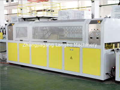 Automatyczny stożkowy dwustręgowy wytłaczacz plastikowy WPC PVC Panel sufitowy płytka sklejkowa/profil okienny/maszyna wytłaczająca ramy drzwiowe/linię produkcyjną