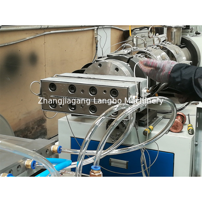 Siemens Motor Power W pełni automatyczna linia produkcyjna wytłaczania profili PVC z tworzyw sztucznych dla najwyższej klasy produkcji